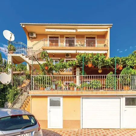 2 Bedroom Gorgeous In Kostrena