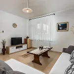 Cozy In Apartmán Kostrena