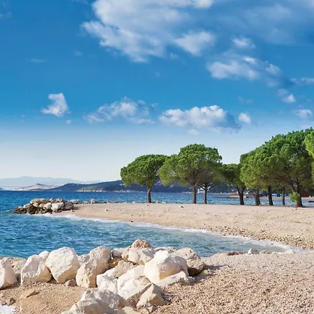 2 Bedroom Gorgeous In Appartamento